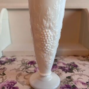Westmoreland White Grape Motif Vase